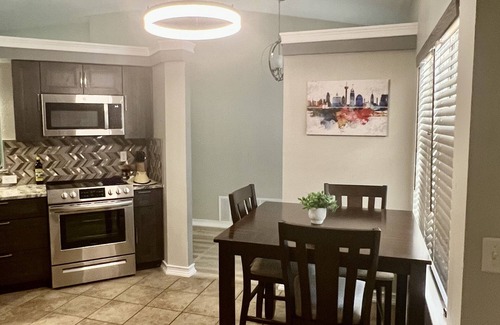 Converse House | 4BR Home~ Backyard Pool Oasis ~ Pet Friendly