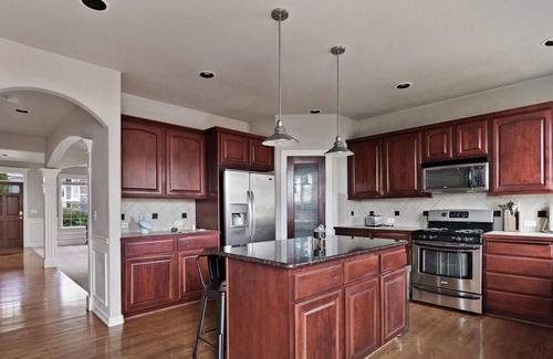 Kent House | 4BR Home in Kent w/ Office