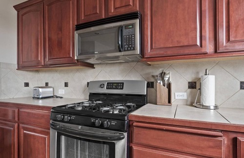 Kent House | 4BR Home in Kent w/ Office