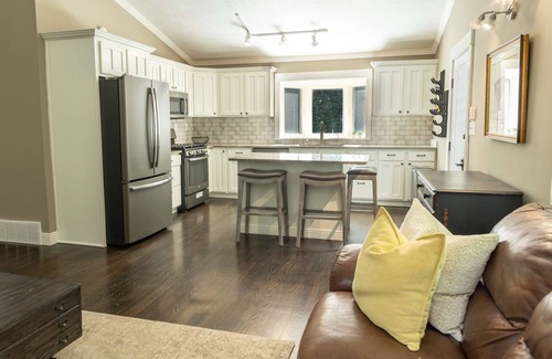 Williamsburg House | 4BR Home next to Horse Show! Pet-Friendly!