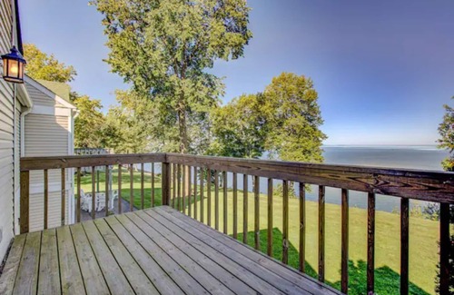 Onamia House | 4BR Izatys Lake Home Mille Lacs Fish-Golf-Swim. Lakeshore, Izatys amenities!