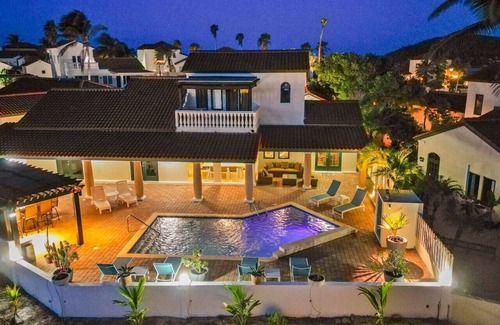 Noord Villa | 4BR Lux Villa w/Pool - Perfect for Families/Groups at Fairway Breeze by Bocobay