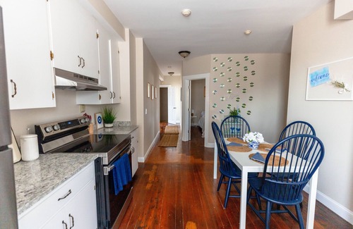 Yachting Village Apartment | 4BR on Thames St /Perfect for Bachelorette Party