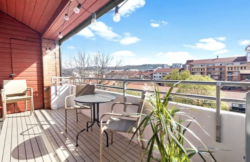 Oslo City Centre Condo | 4BR Penthouse Apartment in City Center W/free Parking