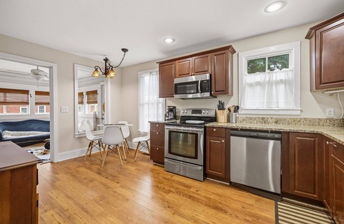 Georgetown House | 4BR pet-friendly 105 year old home in historic Downtown Georgetown. Oak-lined streets.