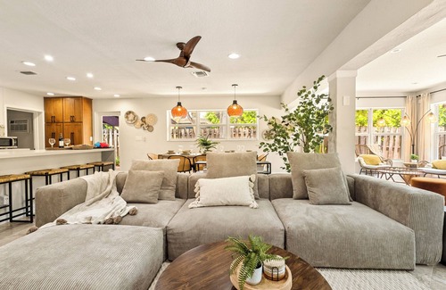 Riverside Park House | 4BR - Pool - Air Hockey - Mins to DT/Las Olas/FLL