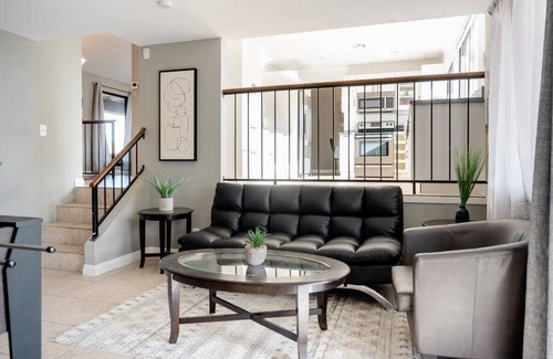 Paradise House | 4BR Pool-House Vacation by the Strip! Family-Friendly!