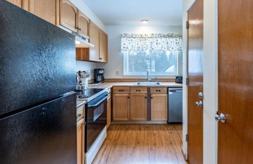 Jeffersonville Apartment | 4BR Private Townhouse at Smugglers' Notch Resort condo