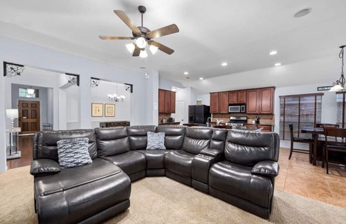 Houston House | 4BR Sleeps 9, Foosball, Patio, Near Race Park