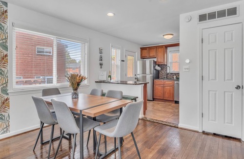Seminary Hill House | 4BR Tropical Oasis, Free Parking
