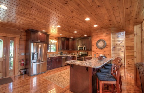 Seven Devils Cabin | 4BR, Views, Hot Tub, Pool Table, Fire Pit, 2 King Suites, Close to Banner Elk, Boone, Ski Sugar