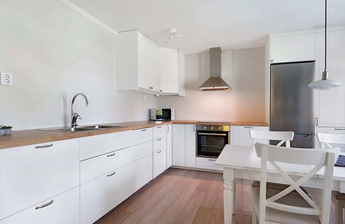 Boden House | 4BR Villa, 6 Beds with 2 Showers