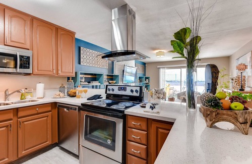 Paradise House | 4BR Villa w/Pool. 8 min to Strip/convention centr