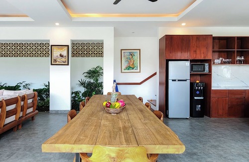 Batu Bolong Villa | 4BR Villa with Private Pool near Batu Bolong