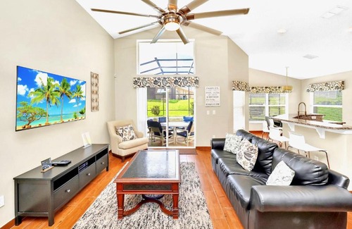 Windsor Palms House | 4BR with Private Hot tub and Pool - Near Disney