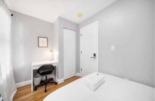 Columbus Park - Andrew Square Apartment | 4BR1BTH South Boston Apt perfect for commutes