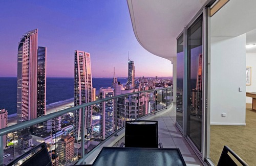 Surfers Paradise Apartment | 4BRM Luxury Sub-Penthouse on the 45th Level with Ocean and City Views