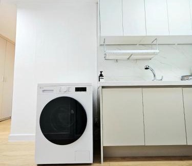 Wangsimniil-tong Apartment | 4min to Metro Line2 in Seoul's Heart 2King beds
