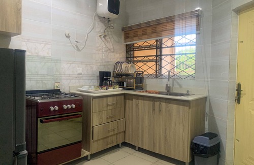 Asokoro Apartment | 4mins to Aso-Rock Villa, King Bed, Chef, Free Cleaning, 24/7 Electricity