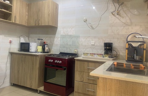 Asokoro Apartment | 4mins to Aso-Rock Villa, King Bed, Chef, Free Cleaning, 24/7 Electricity