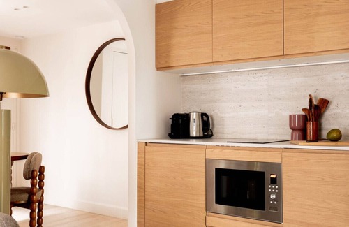 Gaillon Apartment | 4P/1BR - Fully Renovated ~ Step from Place Vendôme