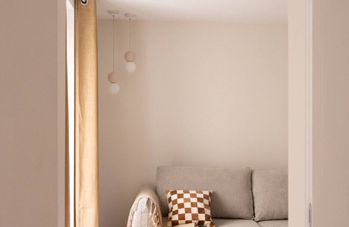 Gaillon Apartment | 4P/1BR - Fully Renovated ~ Step from Place Vendôme