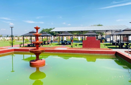 Rustenburg Hotel | 4th Avenue Themepark & Lodge