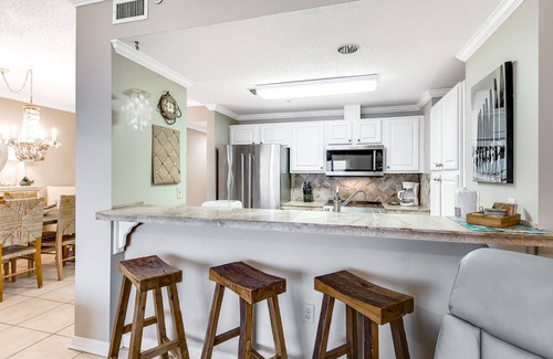 Pensacola Beach Condo | 4th Floor Bayfront Condo With Private W/D & Shared Outdoor Pool