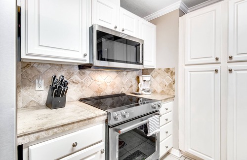 Pensacola Beach Condo | 4th Floor Bayfront Condo With Private W/D & Shared Outdoor Pool