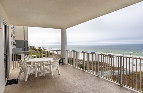 Long Beach Condo | *4th floor Just remodeled @ THE OCEAN RITZ NO ELEVATOR NEEDED*