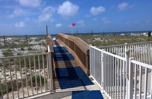 Orange Beach Condo | 4th floor - Right on the Beach -Balcony Gulf View - Pool - WIFI - Sleeps 7
