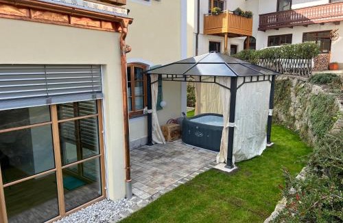 Ebersberg District Apartment | 4YOUnic Glonn1 * Boxspring * Jacuzzi * Netflix*65“