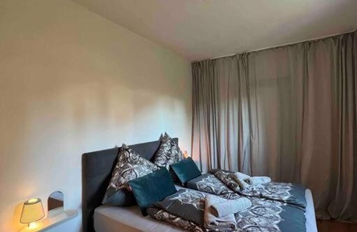 Ebersberg District Apartment | 4YOUnic Glonn1 * Boxspring * Jacuzzi * Netflix*65“