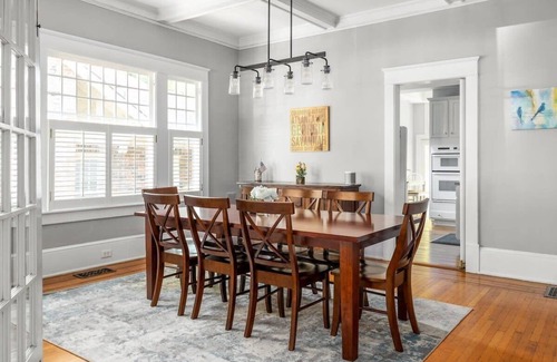 Midtown House | 5/5 Historic Midtown Craftsman Home w/Jacuzzi
