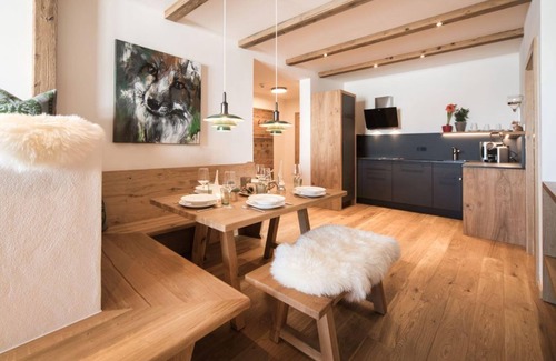 Steeg Apartment | 5-8 person chalet - Lux Alp Chalet