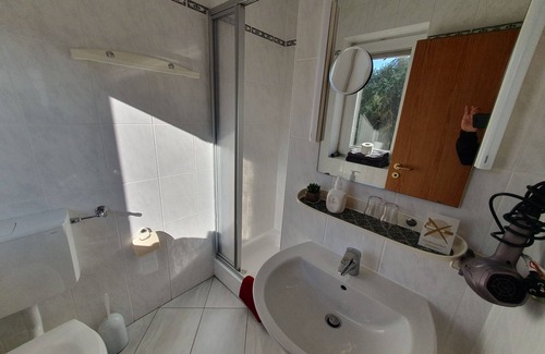Zwingenberg Apartment | 5 ABM apartments for up to 10 people or more Apartments for 42 people