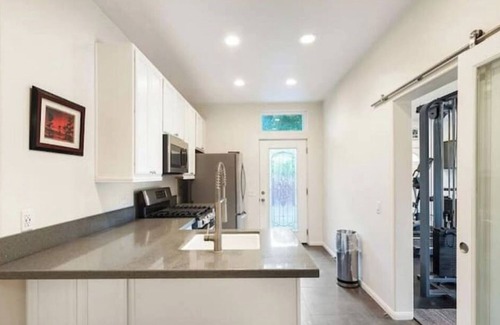 Murrieta House | 5 Acre estate beautiful pond & romantic location.