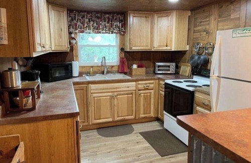 Cloudcroft House | 5 Arrows Cabin, quiet and quaint, backs up to the Nat'l forest!