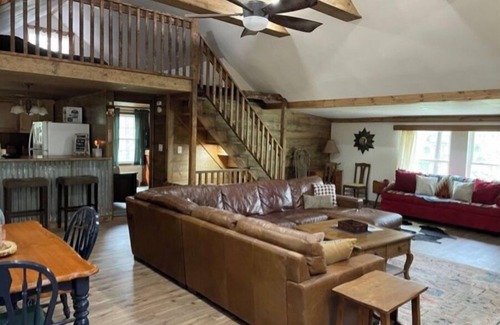Cloudcroft House | 5 Arrows Cabin, quiet and quaint, backs up to the Nat'l forest!