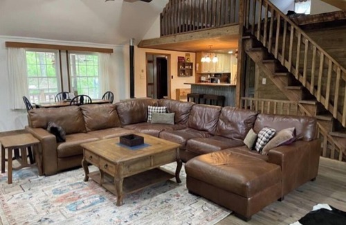 Cloudcroft House | 5 Arrows Cabin, quiet and quaint, backs up to the Nat'l forest!