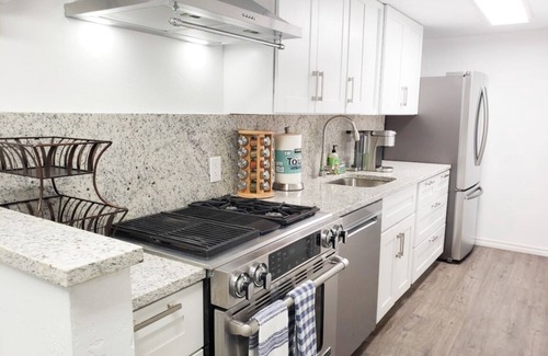 Downtown Salt Lake City House | 5 bd Remodeled Private Home +2 Kitchens + Backyard Oasis+ Best Downtown Location
