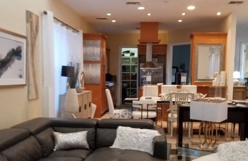 Naples Park Villa | 5 bdrm- Vanderbilt Beach Pool Mansion ! 4 Blocks to Beach & Mercado!