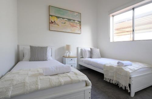 Scarborough Villa | 5 Beach Baby Bungalow & Parking