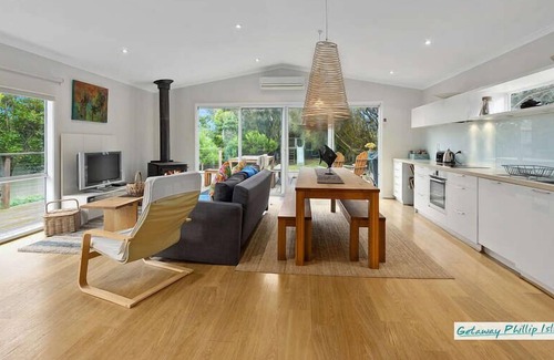 Surf Beach Apartment | 5 Beach St