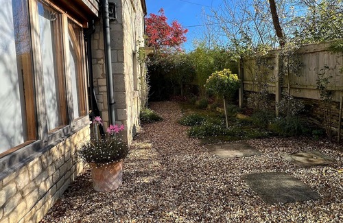Sandy Lane Cottage | 5* Beautiful detached 3 bed cottage outskirts of Lacock