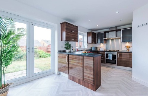 Oldbury House | 5 Bed+2.5 Bath | Contractors+Groups |Free Parking!