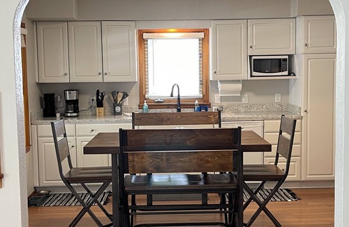 Guttenberg House | 5 bed, 2 bath house in Guttenberg Iowa on The Mississippi River, Sleeps 10