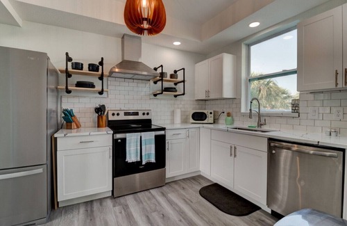 River Ridge Estates House | 5 bed 4 bath pool table, fire pit, walk to beach