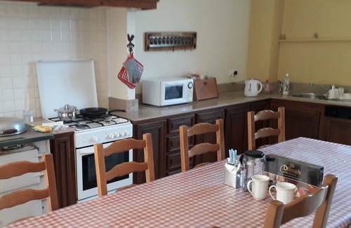 Villedieu-les-Poeles House | 5 Bed Historical Farmhouse in Villedieu Les-Poeles (home of racehorse ‘Ozo')