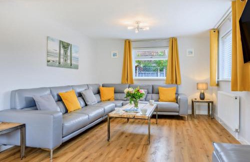 Charmouth House | 5 Bed in Charmouth 83584